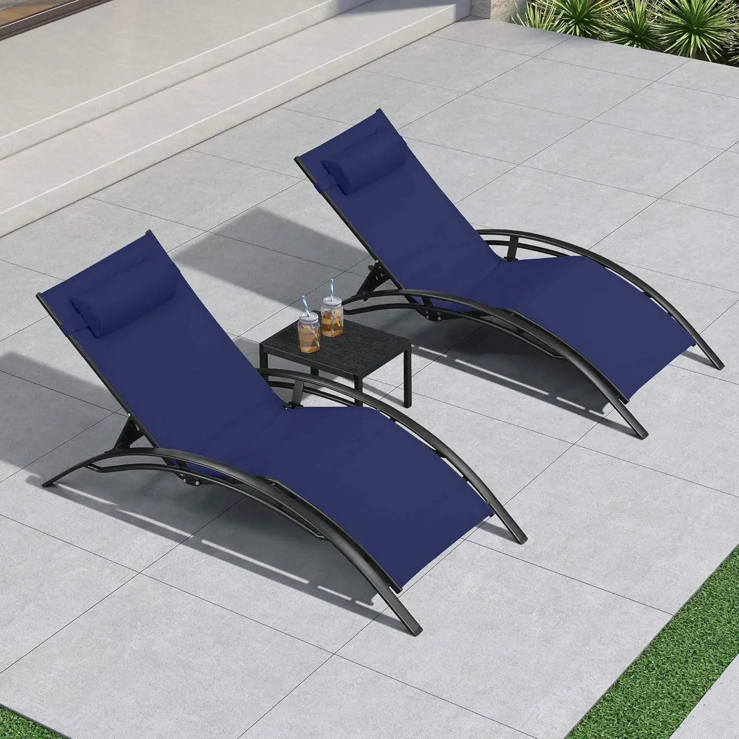 Patio Chaise Lounge Outdoor Chair with Table